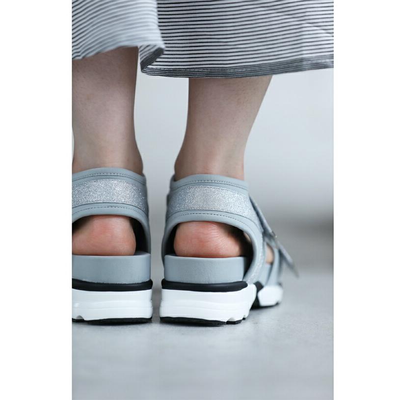 23.0cmから24.5cm対応 上品に煌く 厚底ラメサンダル : CAWAII - 通販