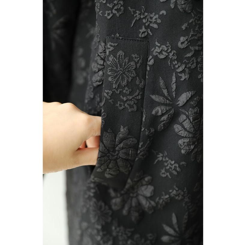 Sから3L対応 黒 ぽこぽこ浮かぶ花柄の軽くてあったか中綿コート
