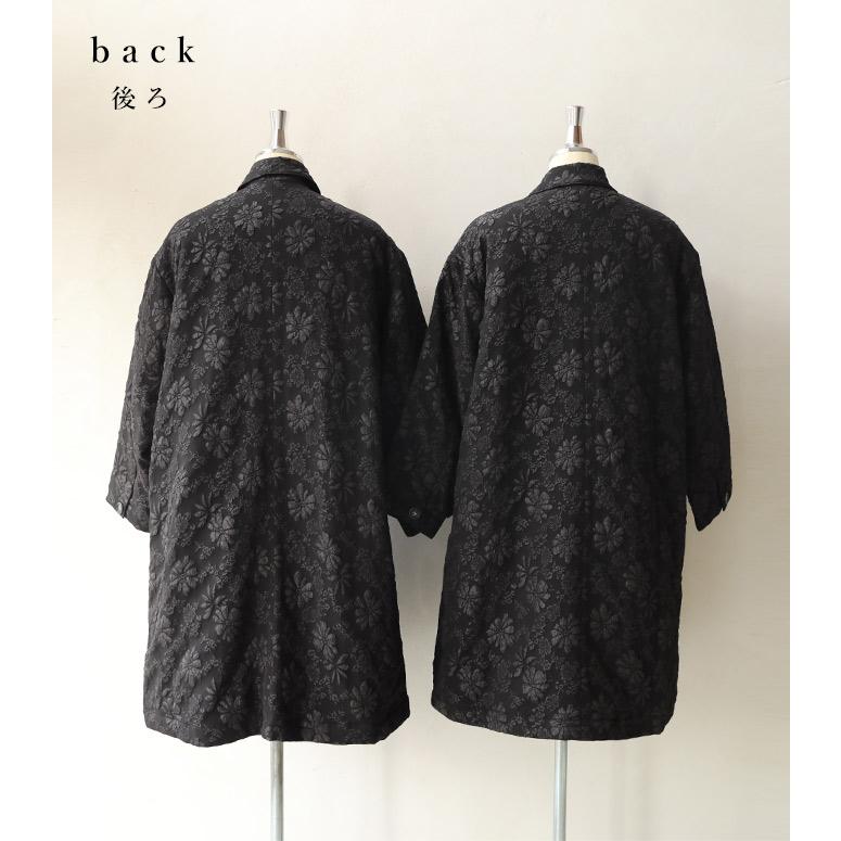 Sから3L対応 黒 ぽこぽこ浮かぶ花柄の軽くてあったか中綿コート