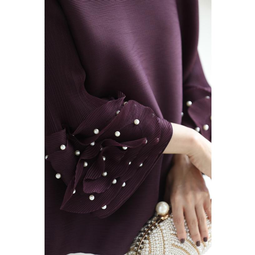 CAWAII Sから3L対応 パールを纏う花袖のプリーツプルオーバートップス