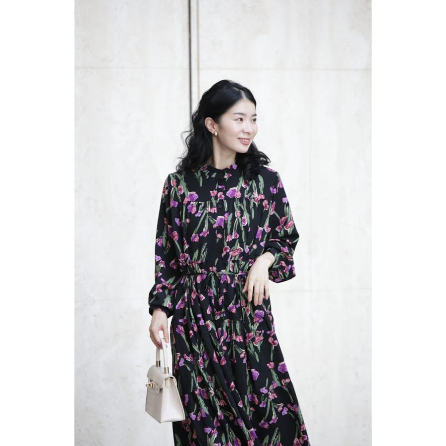 Sから2L対応 紫色の花咲くクラシカルレディミディアムワンピース 紐