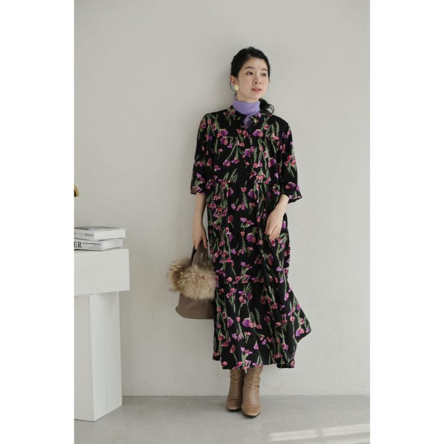 Sから2L対応 紫色の花咲くクラシカルレディミディアムワンピース 紐