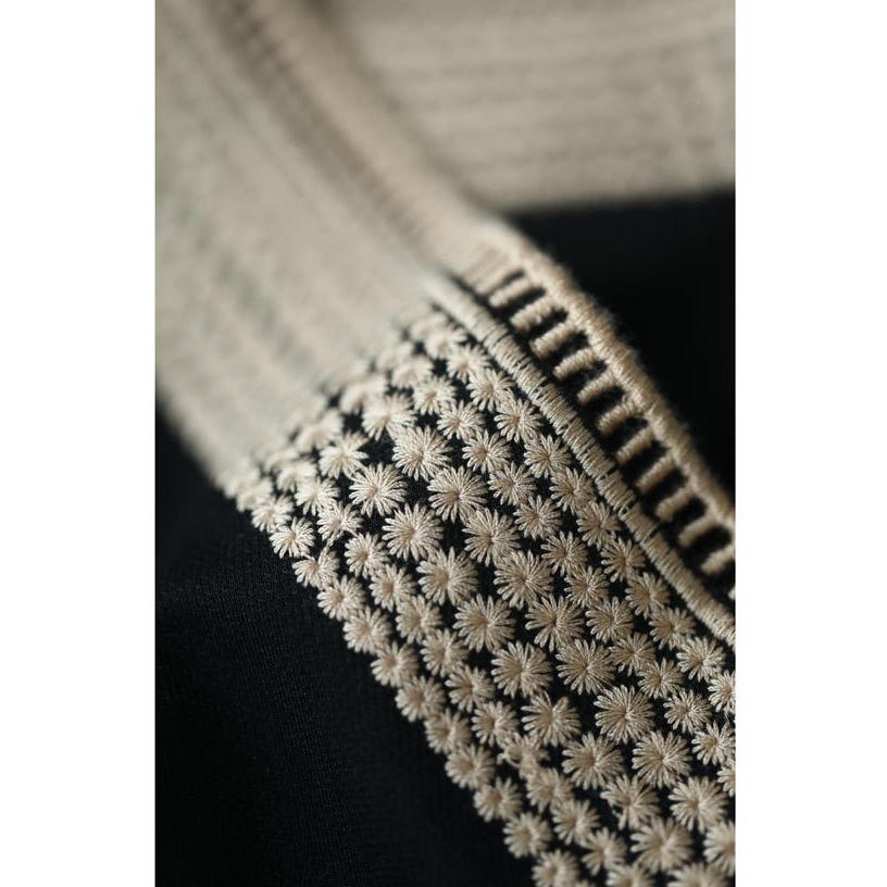 セール商品返品交換不可】cawaii SからM対応 黒 ベルト付き 細やかな