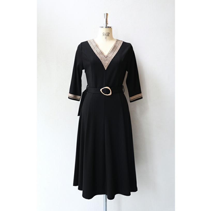 【閉店SALE】 冬新作 ワンピース ロング vネック w53808 S~M 黒 ベルト付き 細やかな小花刺繍のAラインミディアムワンピース cawaii  ワンピース 七分袖  スタンダード オケージョン お呼ばれ 通勤 オフィス きれいめ 上品 エレガント ミセス 60代 40代コーデ 50代 30代 セール商品返品交換不可】cawaii SからM対応 黒 ベルト付き 細やかな