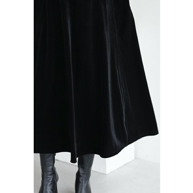 Sから3L対応 黒 アンティークレースの艶ベロア調ミディアムワンピース