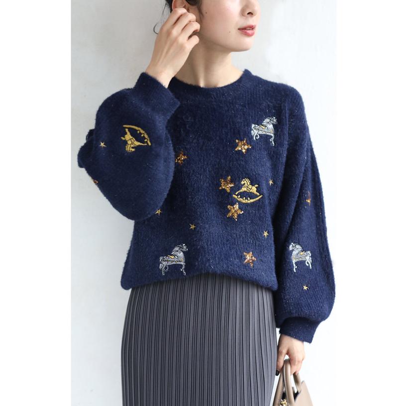 Sから3L対応 紺 夜空に浮かぶ回転木馬の刺繍ニットプルオーバー