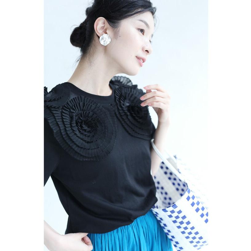 Sから2L対応 黒 プリーツの花咲くTシャツトップス : CAWAII - 通販