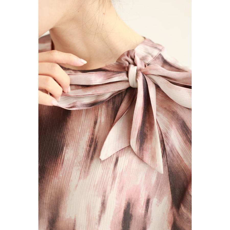 Sから2L対応 滲みアートのフレア袖ブラウストップス リボン付き