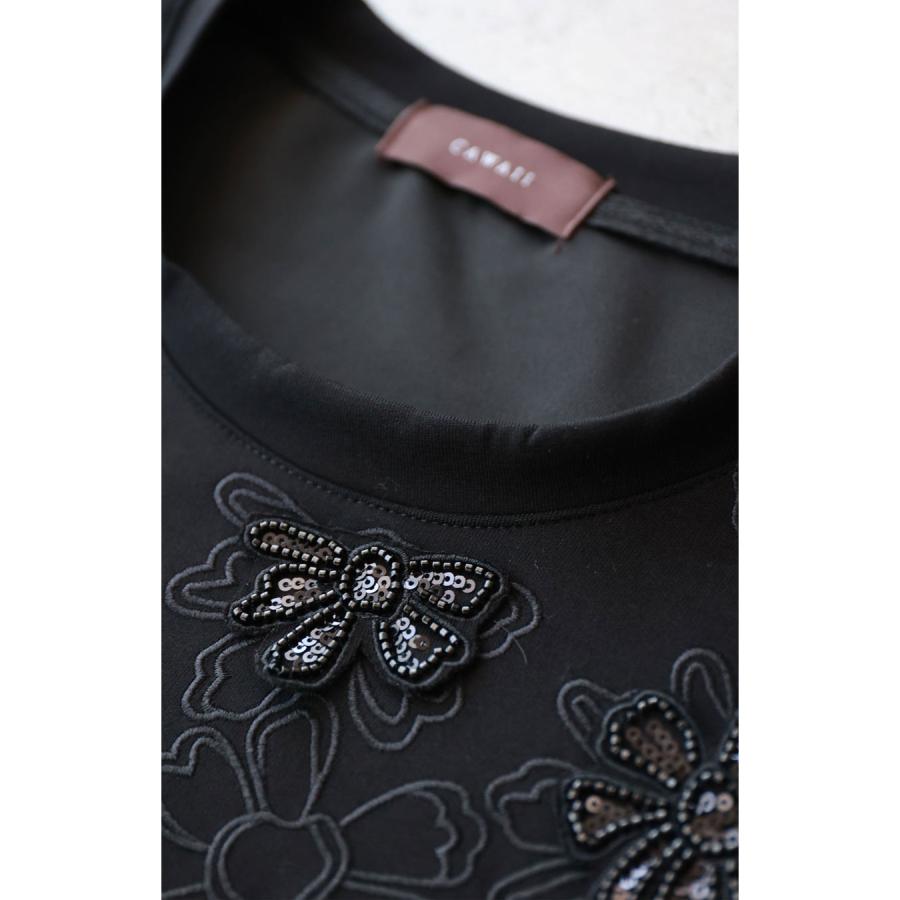 Sから3L対応 黒 スパンコール輝く黒花アップリケプルオーバートップス