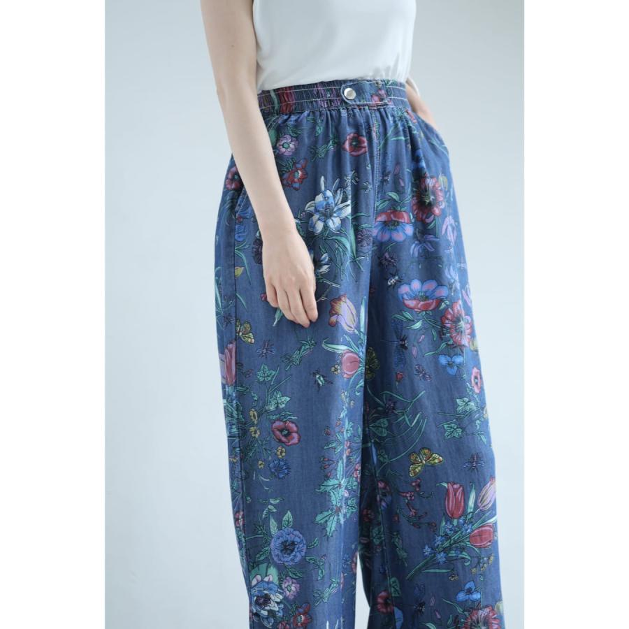 SからL対応 色とりどりの花と息づく昆虫のくたっと柔らかワイドパンツ