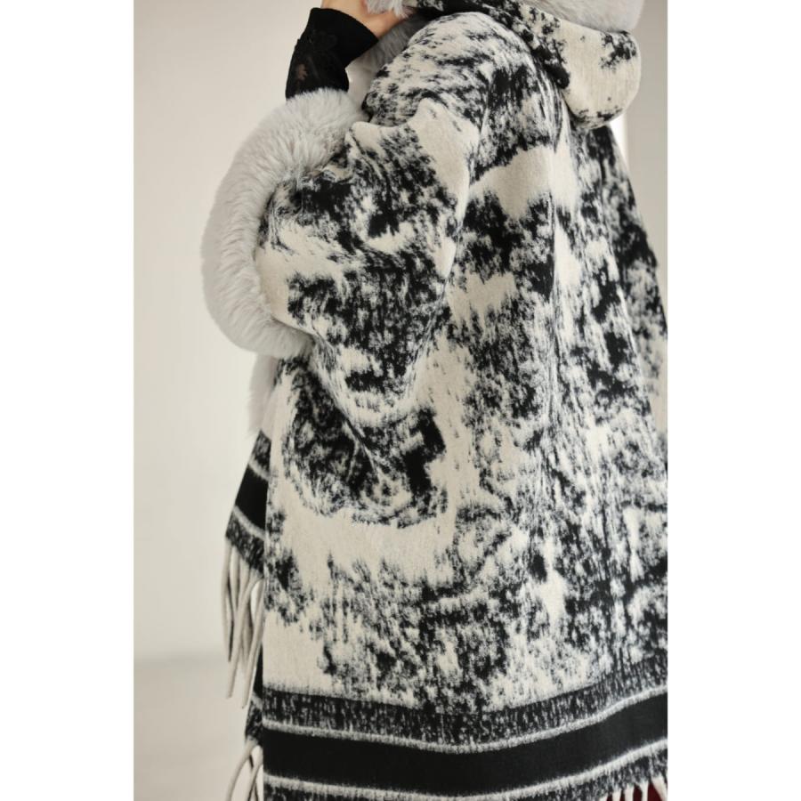 Sから3L対応 混ざり合う無彩色のリュクスなファー付きポンチョ