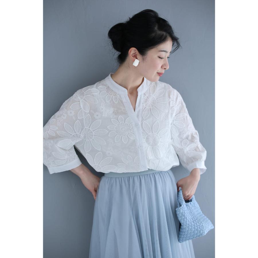 Sから2L対応 大輪の花刺繍咲くスキッパーネックブラウストップス