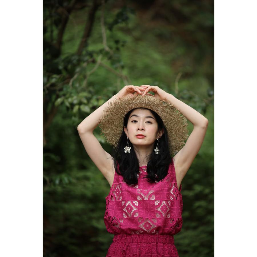 華やかピンクのブロックレースカットソーとロングスカート2点セット