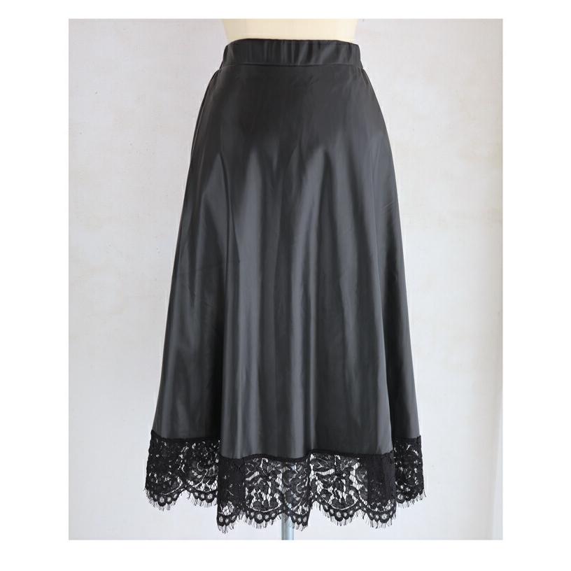 セール商品返品交換不可】定価:7800黒 裾レースのフェイクレザー