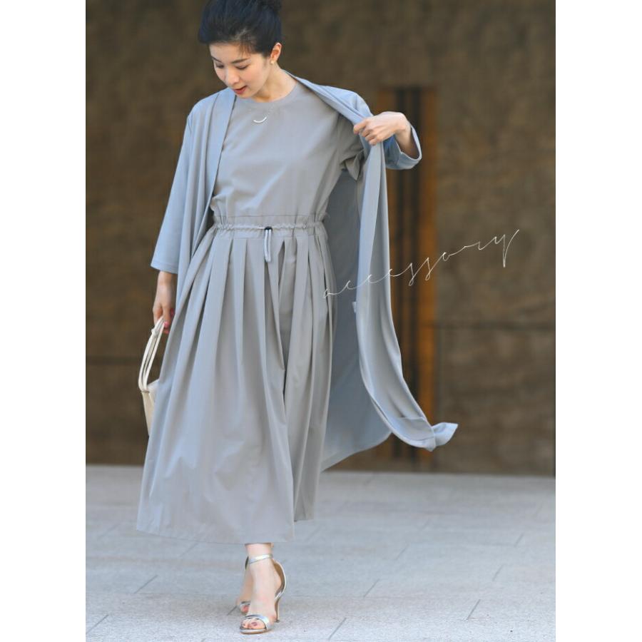 MACHATT グレー 長袖ひざ丈ワンピース Fサイズ サテンジョーゼット タックワンピース （ロング・マキシ丈ワンピース