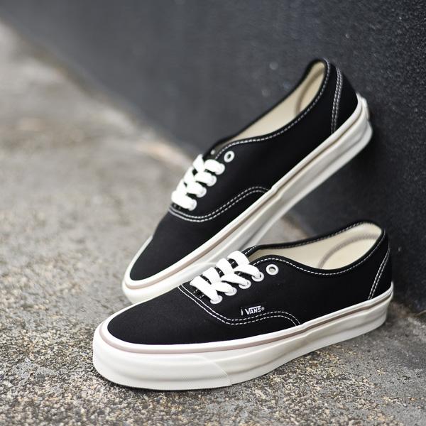VANS バンズ ヴァンズ スニーカー希少MTE AUTHENTIC VANS バンズ ヴァンズ スニーカー希少MTE AUTHENTIC