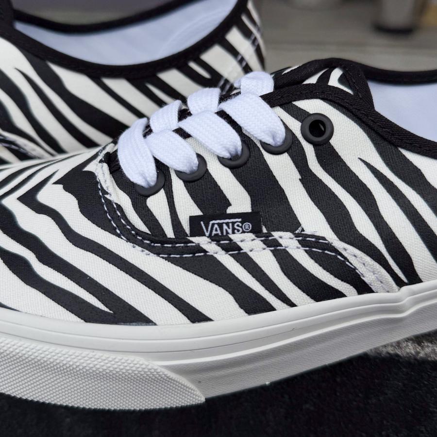 VANS（ヴァンズ） バンズ スニーカー正規取扱店商品AUTHENTIC 