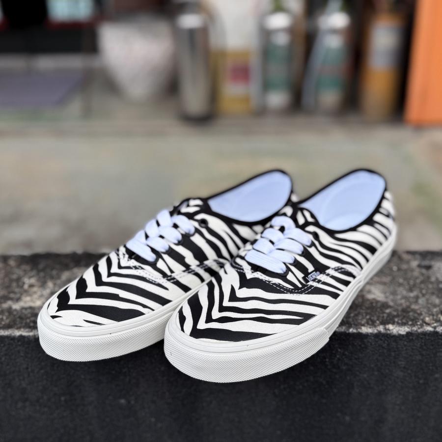 VANS（ヴァンズ） バンズ スニーカー正規取扱店商品AUTHENTIC