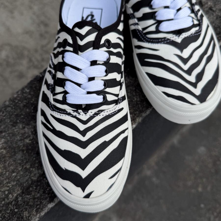 VANS（ヴァンズ） バンズ スニーカー正規取扱店商品AUTHENTIC