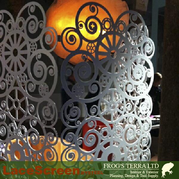 レーススクリーン XL（W219cm×H232cm）（屋内外用パーティション）（アルミ製 BYSTEEL 商業施設 ホテル 間仕切） |  | 01