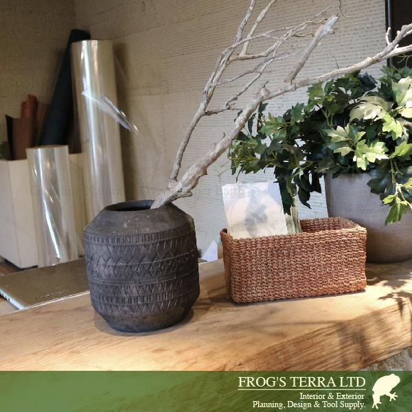 CB ナツメテラ L（直径30cm×H32cm）（底穴あり 土もの 陶器鉢 テラコッタ 手作り エンボス ろくろ ポット） |  | 01