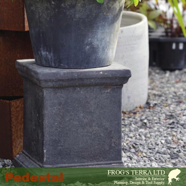 ペデスタル クラシックスクエア Pedestal（口25.5cm×H30cm）（鉢台）（テラコッタ） |  | 02