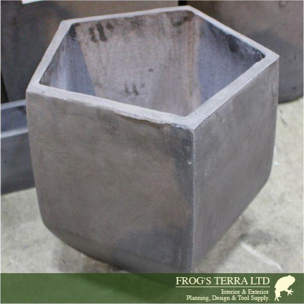 ペンタゴンポット  S  F9801（直径41cm×H37cm）（ファイバーグラス/ファイバークレイ）（植木鉢/鉢カバー）（底穴あり/軽量プランター） |  | 01