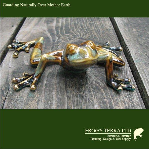 陶製　カエルの置物　直輸入品　Aタイプ　グリーンと黄緑系２種 |  | 03