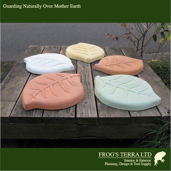 葉っぱ型ステッピングストーン 左右セット2枚組 送料実費（テラコッタ グリーン イエロー ピンク ホワイト）　飛び石 リーフ オリジナル 園路 小径 ステップ |  | 09