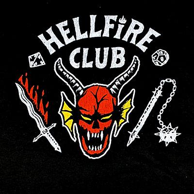 ストレンジャー・シングス ヘルファイア・クラブ ロゴTシャツ