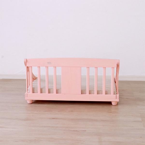 ドイツ社製自然塗料の安心・安全ペットベッド Mサイズ 環境に優しいエコ塗装仕上げ 北欧パイン材 クッション付 名入れ レーザー刻印 