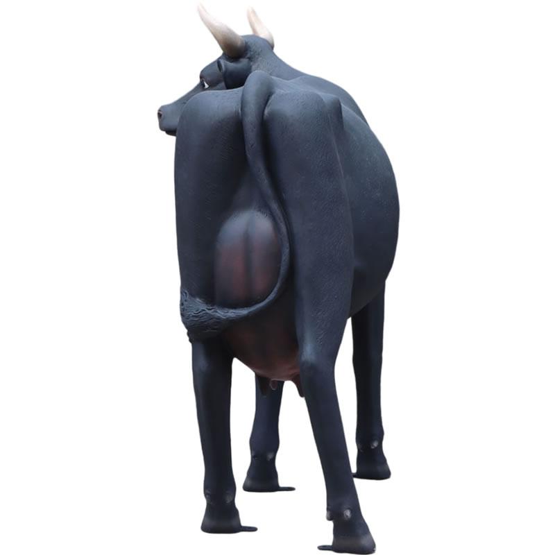 原寸大の黒毛牛 FRPアニマルオブジェ : 日本最大級のFRP造形物