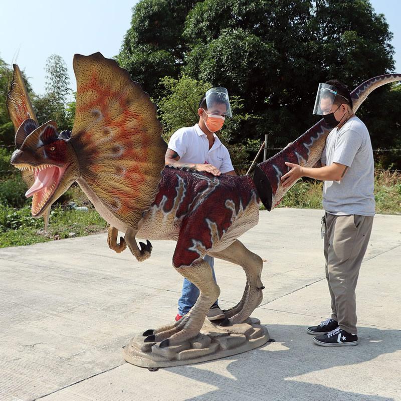 ディロフォサウルス FRP恐竜オブジェ : 日本最大級のFRP造形物オブジェ