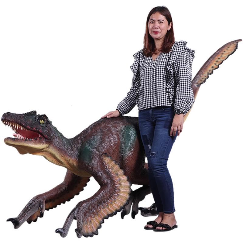 羽のあるヴェロキラプトル FRP恐竜オブジェ : 日本最大級のFRP造形物