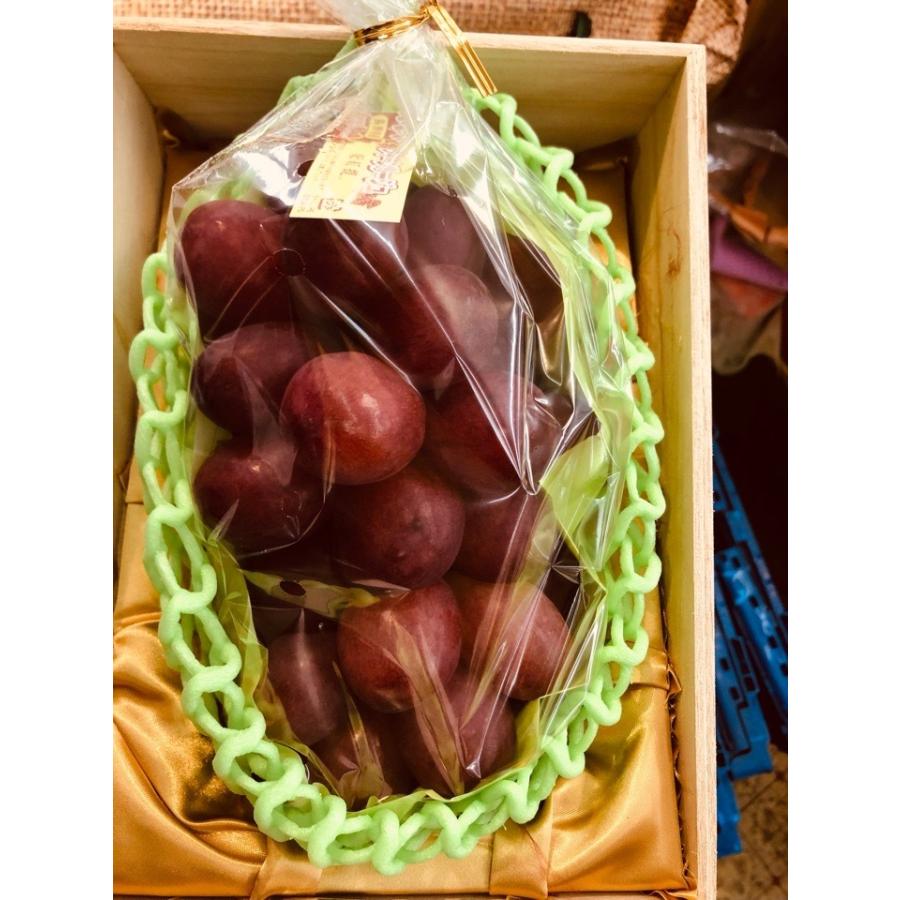 クイーンルージュ Rマーク 長野産 大房 800g以上 1房 :queenlugeoofusa:果物専門店 フルーツ千里 - 通販 - Yahoo!ショッピング クイーンルージュ Rマーク 長野産 大房 800g以上 1房 :queenlugeoofusa:果物専門店 フルーツ千里 - 通販 - Yahoo!ショッピング