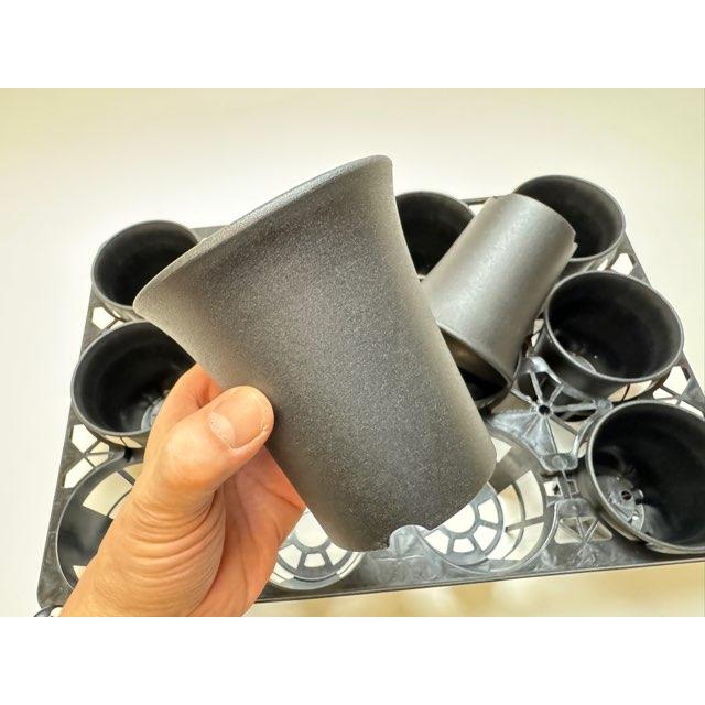 10.5cmポットや3.5号鉢用丸型枠トレイ：3×4=12鉢用＋厚手のプラ鉢