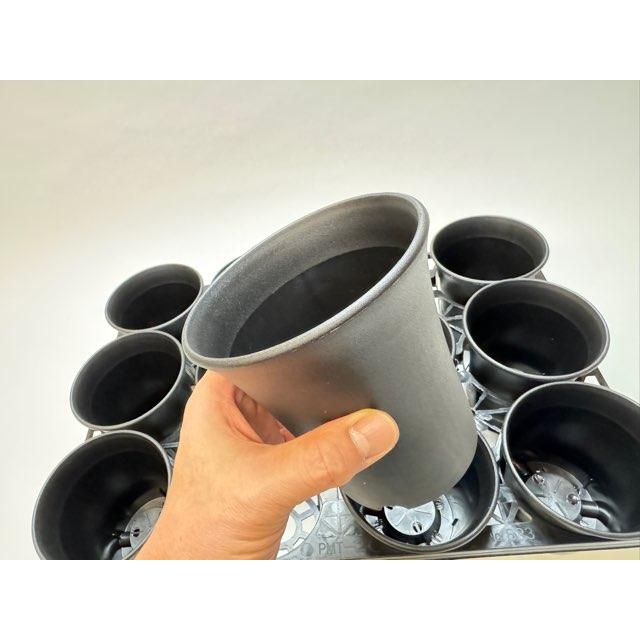 10.5cmポットや3.5号鉢用丸型枠トレイ：3×4=12鉢用＋厚手のプラ鉢