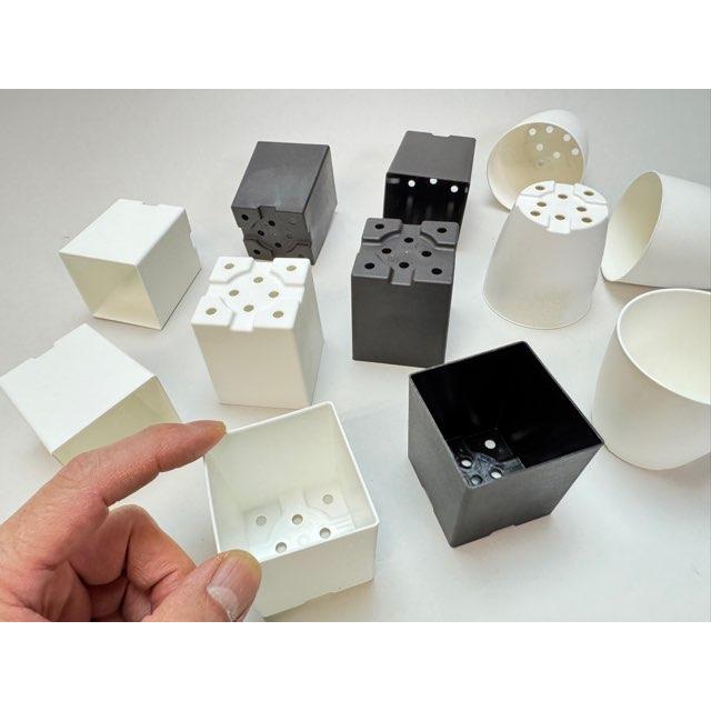 シンプルでマットなプラ鉢2号こげ茶-四角 1個売り※ロットにより黒に