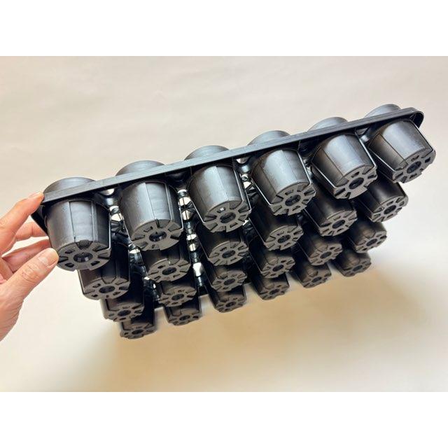 7.5cmポットや2.5号鉢用丸型枠トレイ：4×6=24鉢用＋陶器風プラ鉢