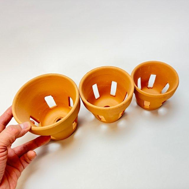 火鉢 R7/12/16少量入荷！穴あき(胴抜き)素焼鉢-3.5号[長四角形穴]洋蘭/着生