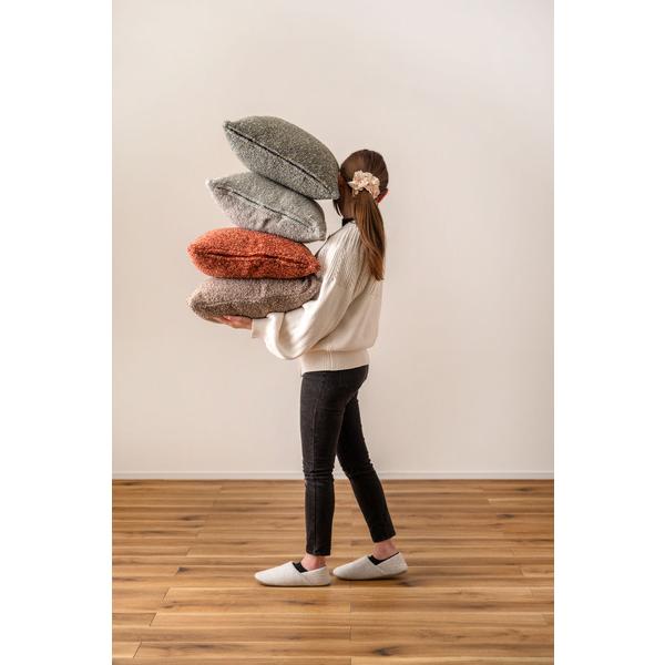 クッション オレンジ 正方形 おしゃれ ブークレ生地 スクエア 無地 もこもこ 北欧 モダン FAB-103OR |  | 11