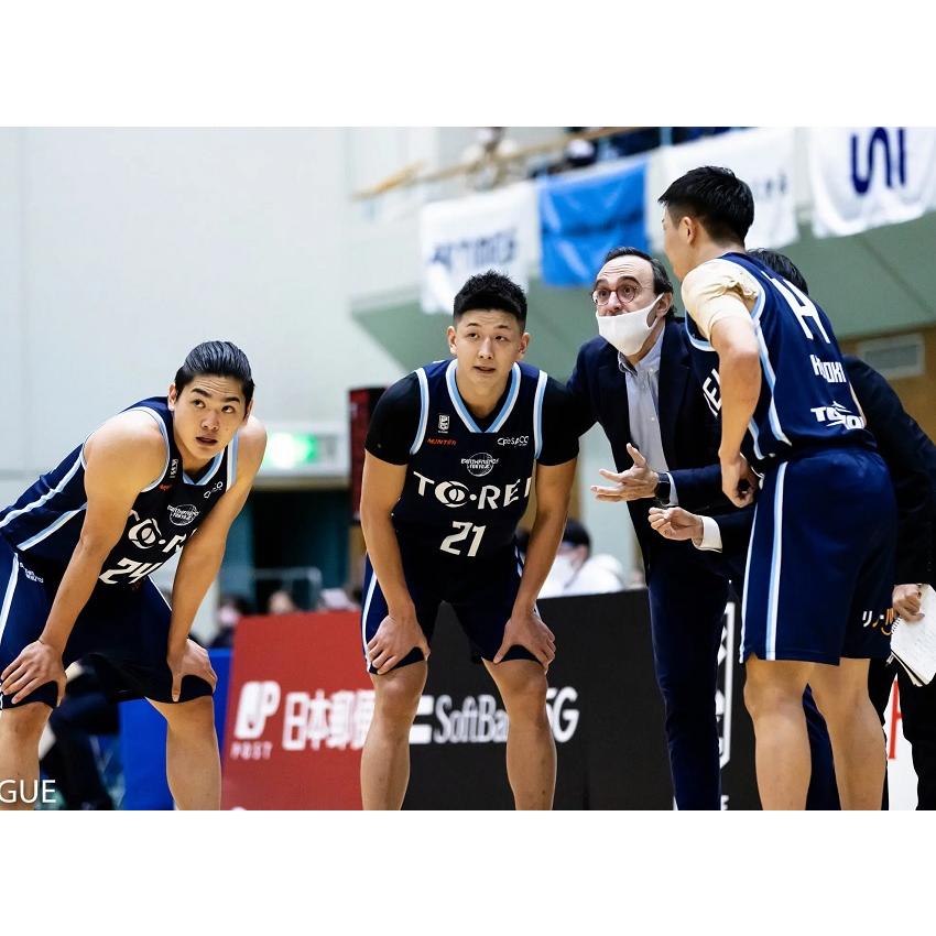 ハーツ　バスケットボール ユニフォーム 上下M ハーツ ユニフォームのフリマアイテム一覧