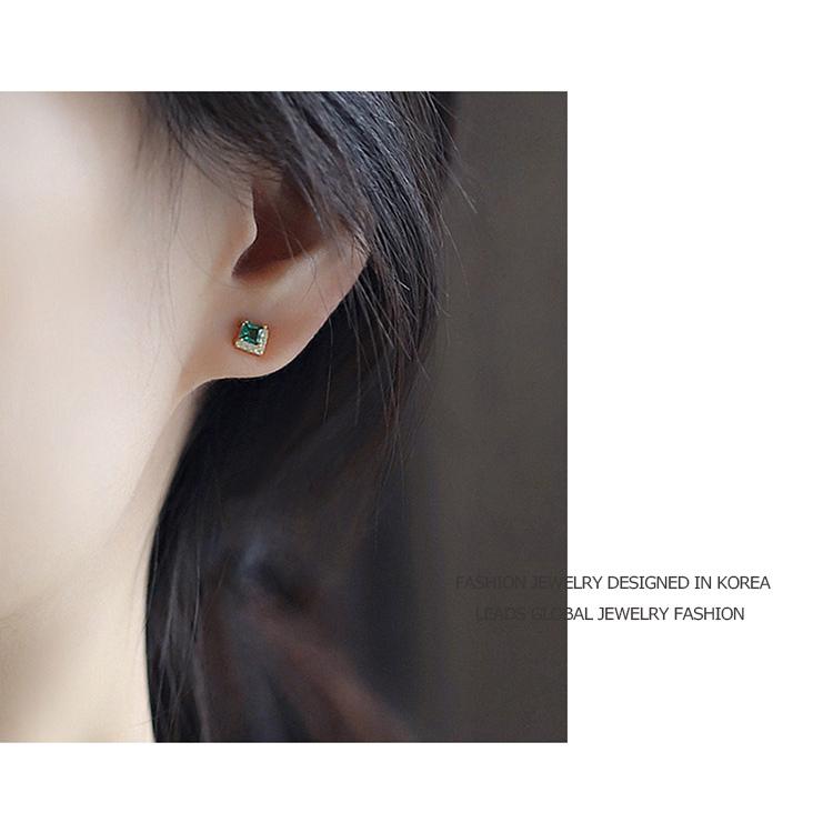 SWAROVSKI ピアス レディース 18金仕上げ 花 小さめ エメラルド SWAROVSKI ピアス レディース 18金仕上げ 花 小さめ エメラルド