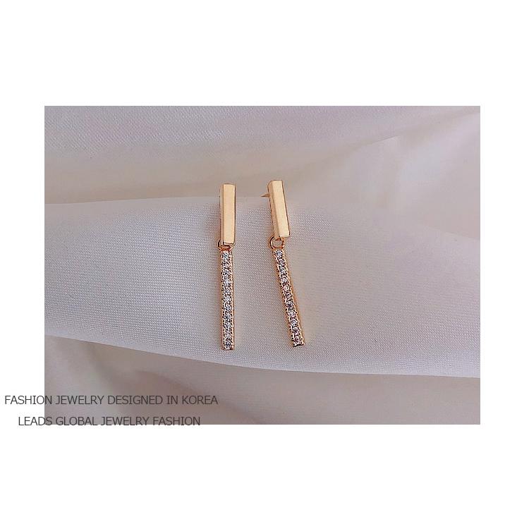 ピアス レディース 18金 仕上げ アレルギー対応 CZダイヤ キラキラ 揺れる 韓国ファッション 誕生日 母の日 プレゼント ポイント消化 |  | 02