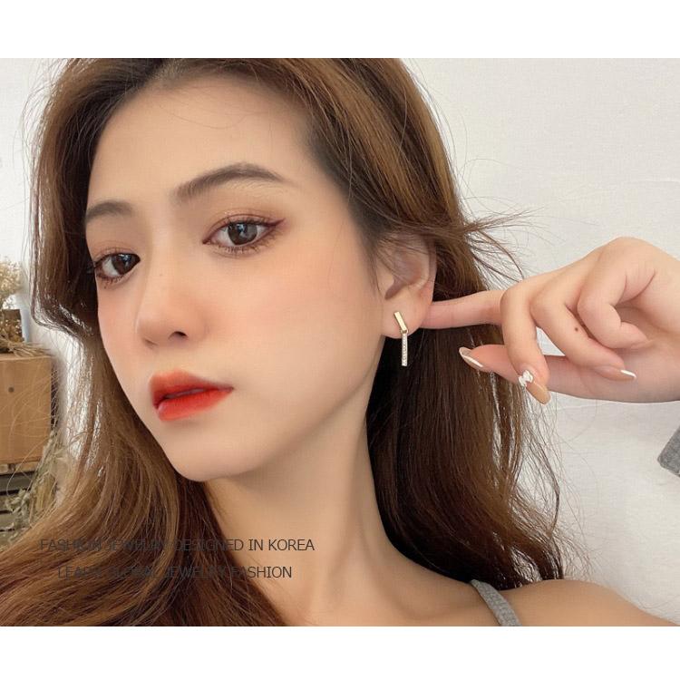 ピアス レディース 18金 仕上げ アレルギー対応 CZダイヤ キラキラ 揺れる 韓国ファッション 誕生日 母の日 プレゼント ポイント消化 |  | 05