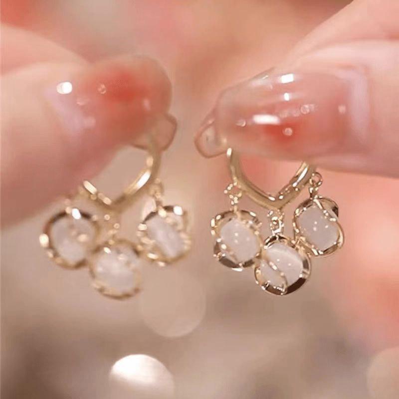 ピアス レディース 18金 仕上げ アレルギー対応 トリプル クリスタルボール 揺れる 韓国ファッション 誕生日 母の日 クリスマス プレゼント ポイント消化 爆買 | 