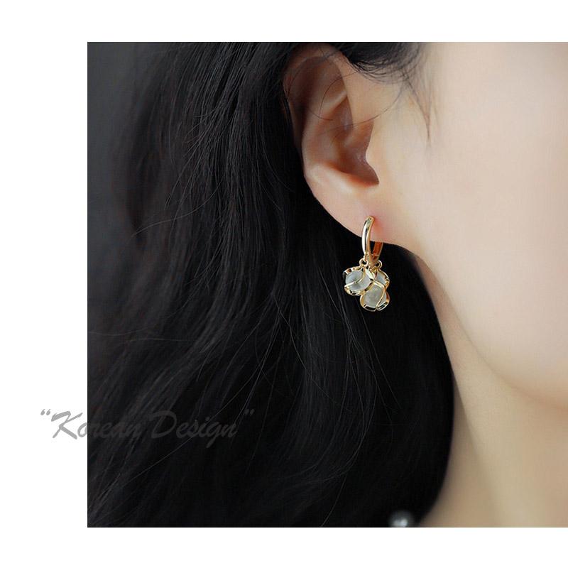 ピアス レディース 18金 仕上げ アレルギー対応 トリプル クリスタルボール 揺れる 韓国ファッション 誕生日 母の日 クリスマス プレゼント ポイント消化 爆買 |  | 03