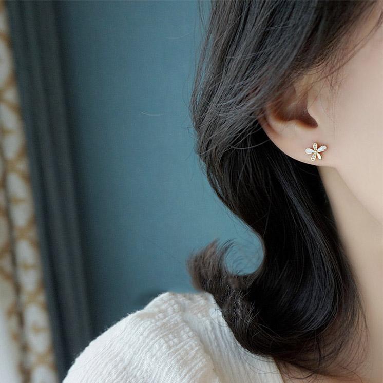ピアス 18金 仕上げ 小ぶり お花 フラワー アレルギー対応 ポイント消化 誕生日 母の日 プレゼント 韓国ファッション 爆買 |  | 05