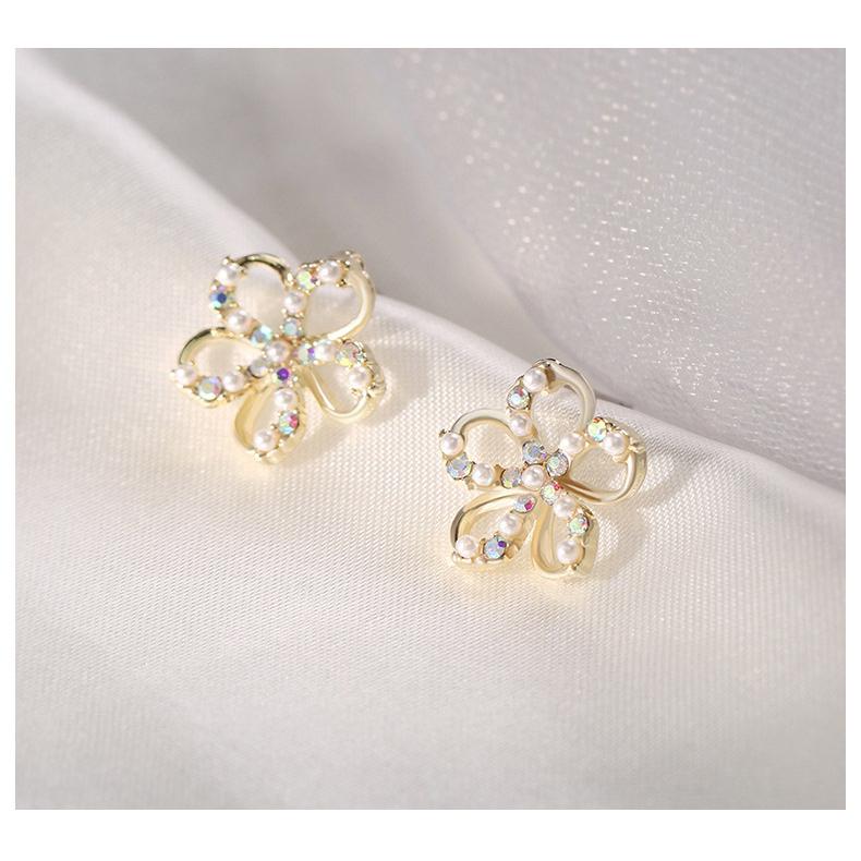 ピアス 18金 仕上げ パール レディース お花 小ぶり キラキラ アレルギー対応 ポイント消化 誕生日 母の日 プレゼント |  | 03