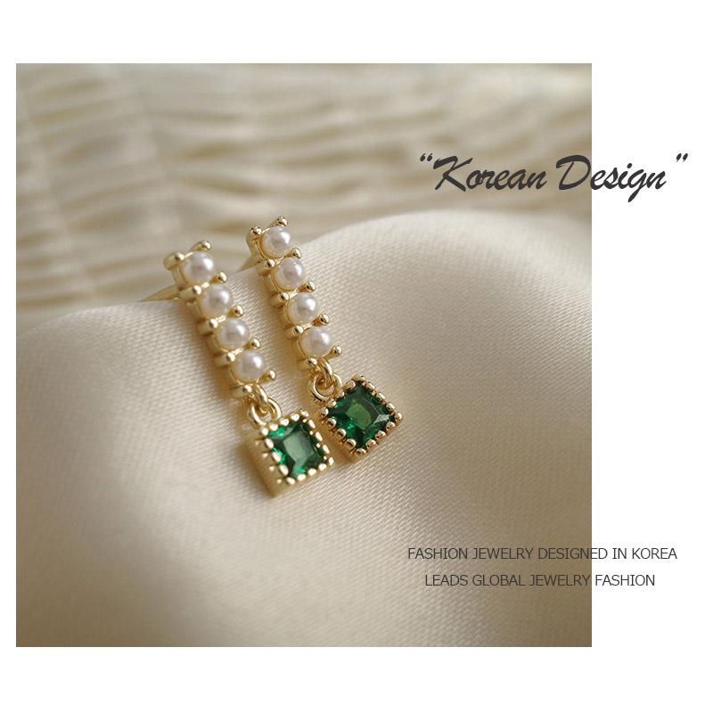 ピアス パール レディース 18金仕上げ アレルギー対応 エメラルド 揺れる アクセサリー ポイント消化 誕生日 プレゼント 爆買 |  | 02